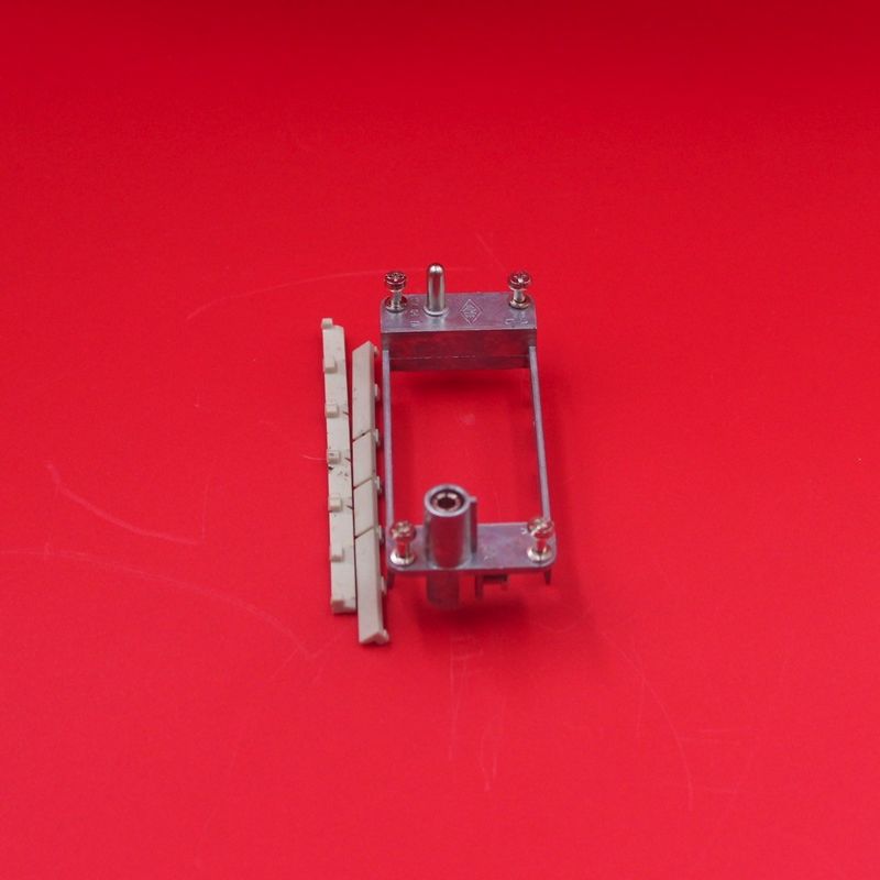 630 126 0686 частей фидера 23K10335 KYK-M860Y-000 CASE-CONN Smt для Хитачи